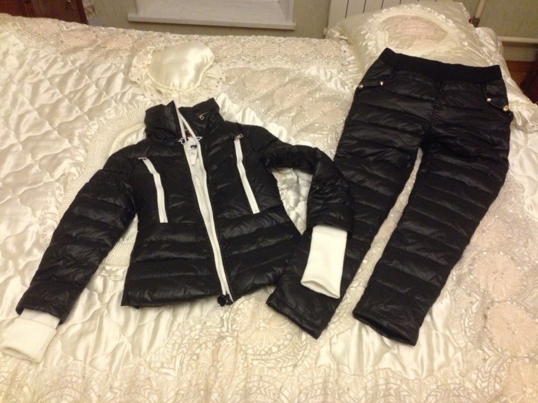 Куртка moncler, 40-42, 11000 руб к ним дутые брючки (зауженные) 5000