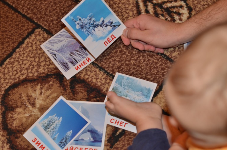 Первая подготовка к Новому Году и наша елочка