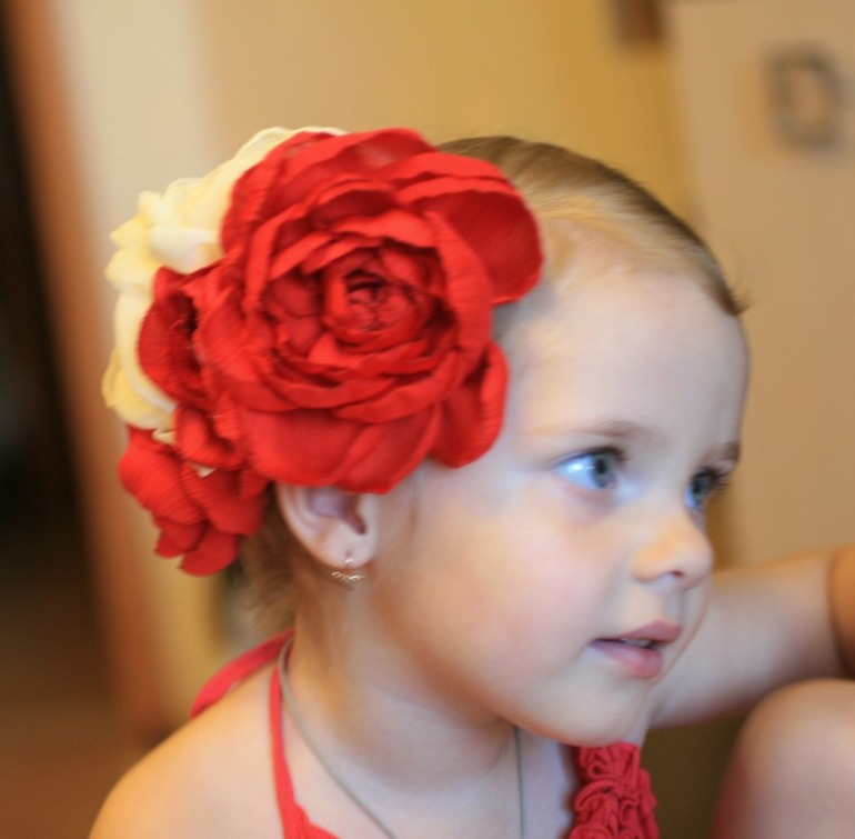 Украшения-цветочки для маленьких принцесс!