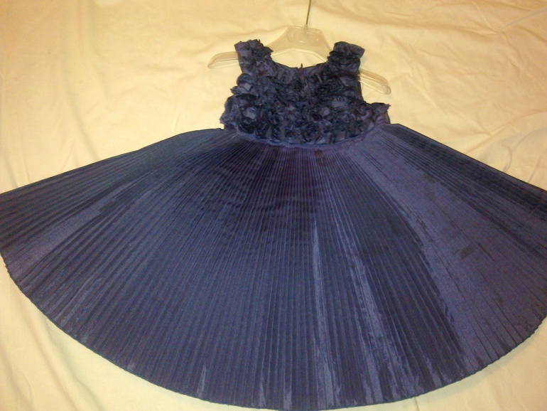 Шикарное платье DE SALITTO на 2-3г 1800  почта  Самара
