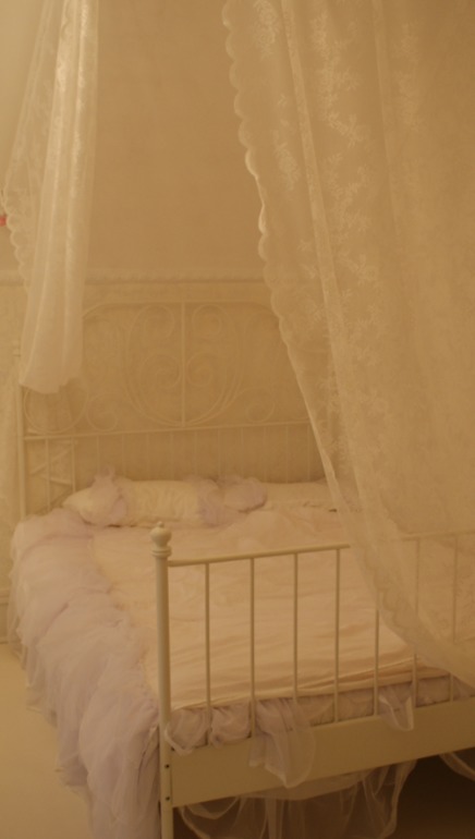 Деткая для девочки.Белая!