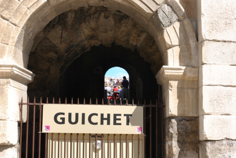 Франция : Ним