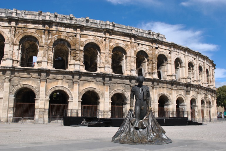 Франция : Ним