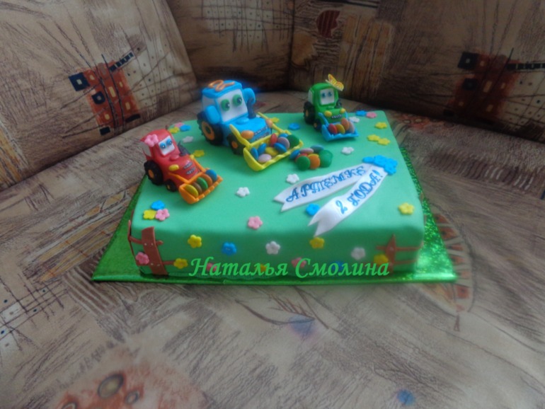 Торт с тракторами