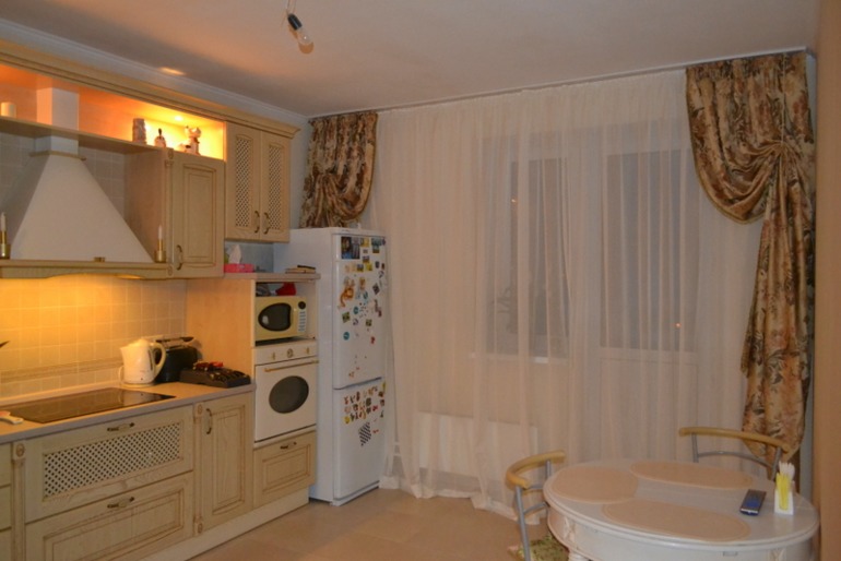 Помогите с выбором люстры на кухню