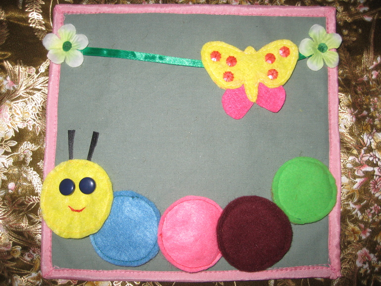 Первая книжка развивашка из фетра