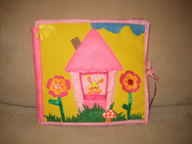 Первая книжка развивашка из фетра