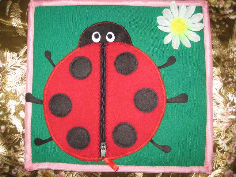 Первая книжка развивашка из фетра