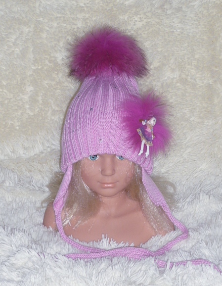 Шапочки с мех помпонами, детские и взрослые, итальянский меринос, машинная и ручная вязка на заказ