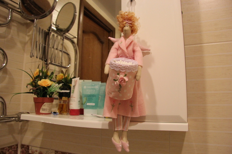 Хранительница ватных палочек