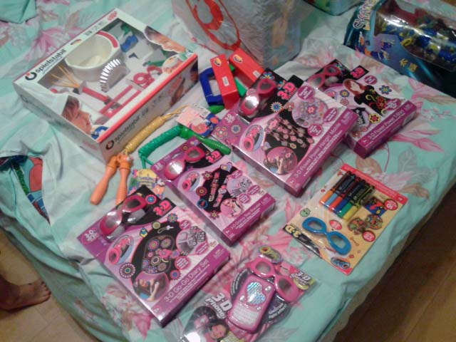 Хвастики игрушками