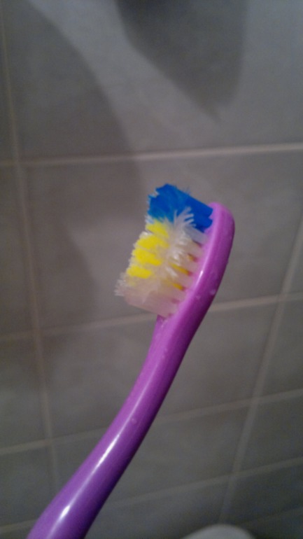 Про зубную щетку