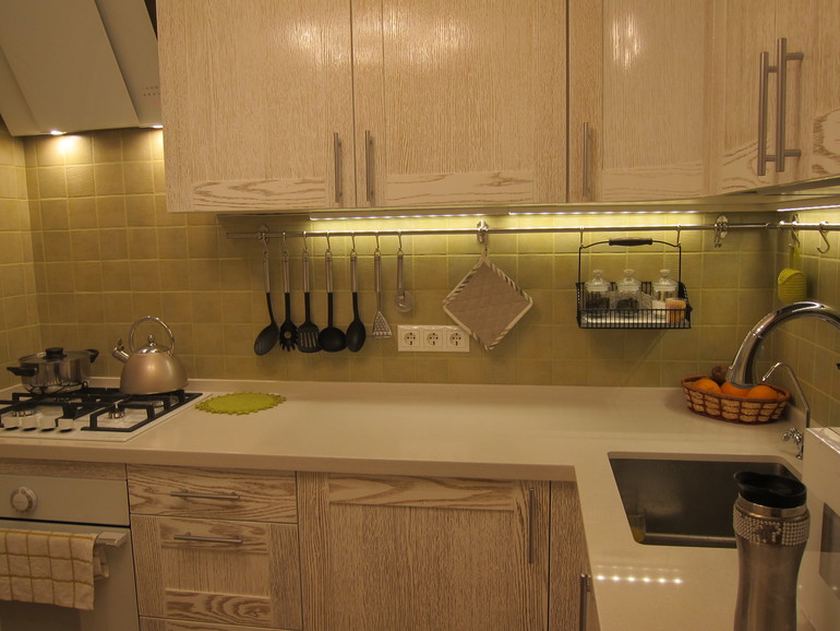 Снова приглашаю на кухню) Теперь доделанную. Осторожно, много фото!