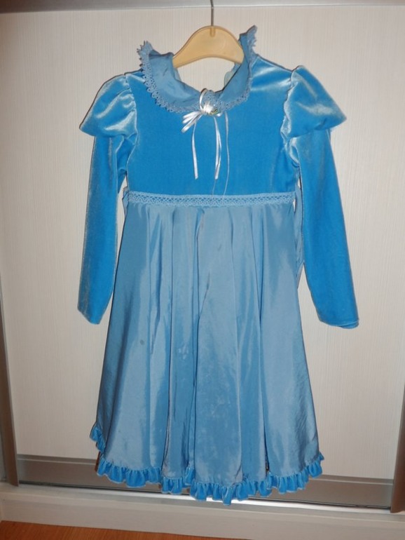 Нарядное платье с длинным рукавом на девочку размер 116