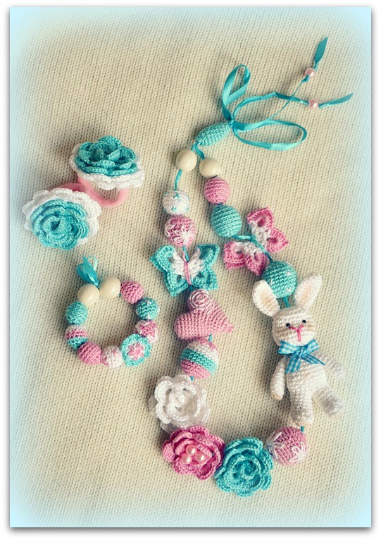 Немного бус.