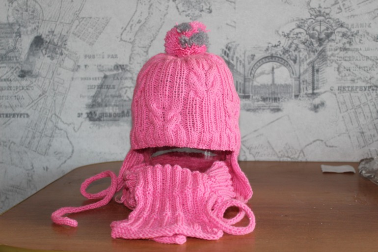 Шапочка зимняя с шарфиком.