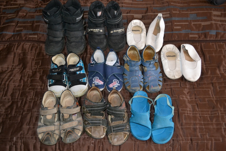 Отдам пакет вещей (104 разм)  и обуви(29-33) для мальчика. Москва