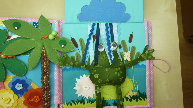 Книжечка с дракошей.