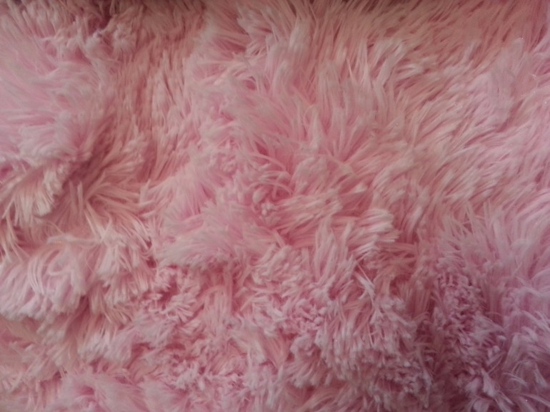 МЯГКИЕ, ВОЛОСАТЫЕ ПЛЕДЫ И НАВОЛОЧКИ!!! ЦЕНЫ НИЖЕ ВСЕХ!!!