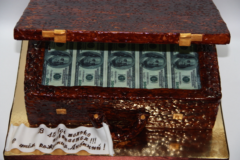 Торт ЧЕМОДАН.