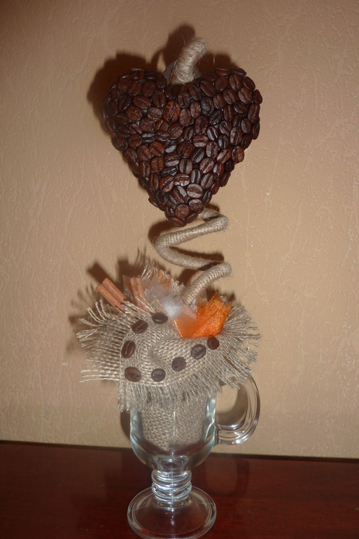 Маленькой елочке холодно зимой...