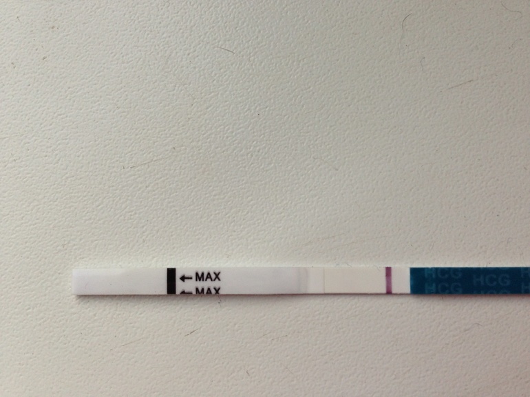 Леди тест форум. На 7 ДПО слабая полоска. Леди чек тест на беременность положительный. Беременный тест на 11 ДПО-леди чек. Леди чек тест на беременность 7 ДПО.