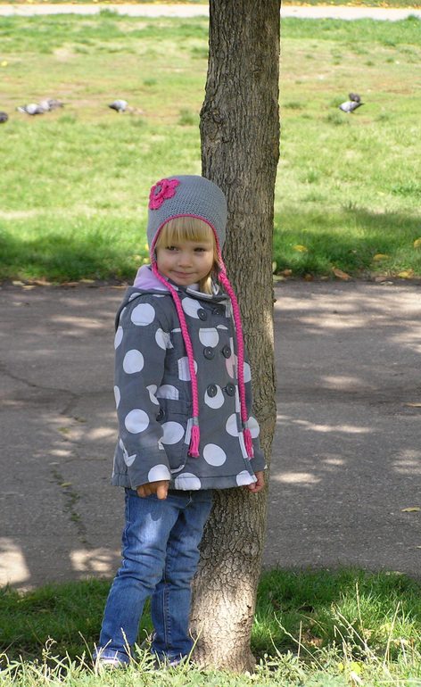 Осенняя шапка с цветком