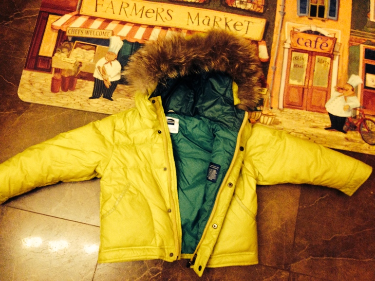 пуховик paper moon на рост 104 см, носили пару раз на выход+ штаны утеплённые в подарок =4500руб , звоните 8-926-385-66-00