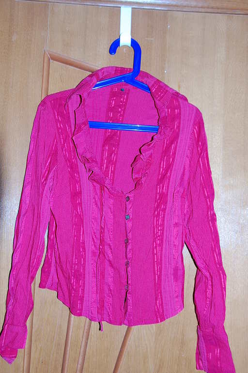 отдам женское р-р 54. метро Савеловская