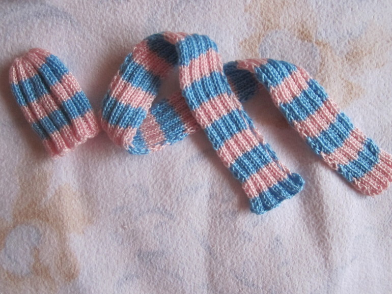 Часть вязалок для зайцев и тильд...