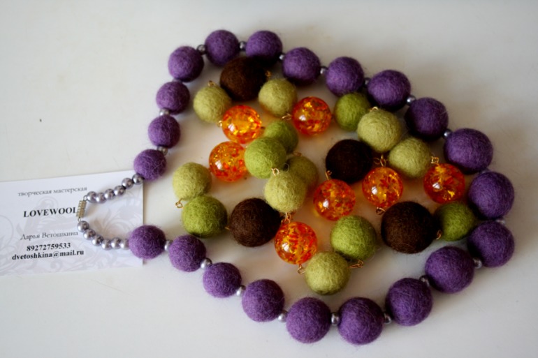 валяные бусы