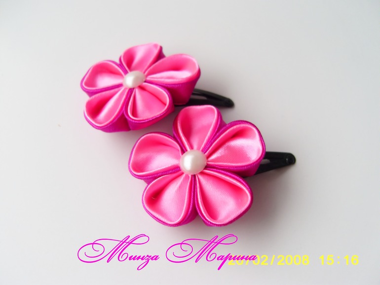 Много ромашек)))