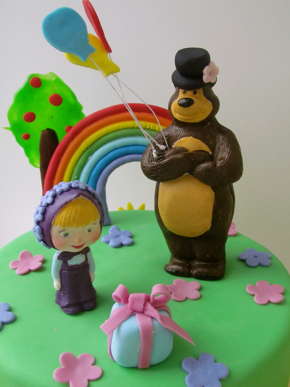 На манеже- всё те же)) Маша и Медведь