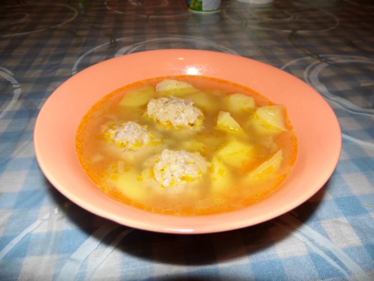 суп с фрикадельками