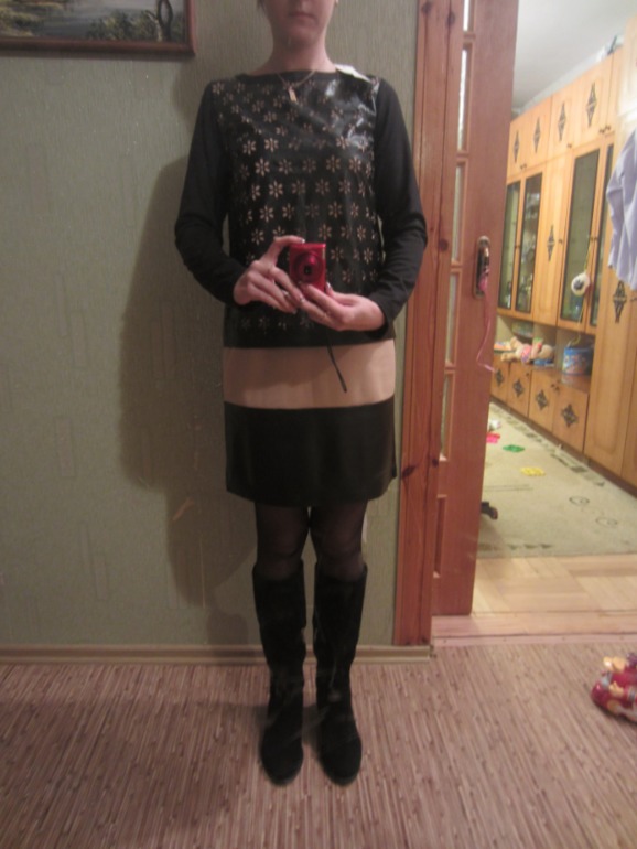 С какой  обувью носить платье?