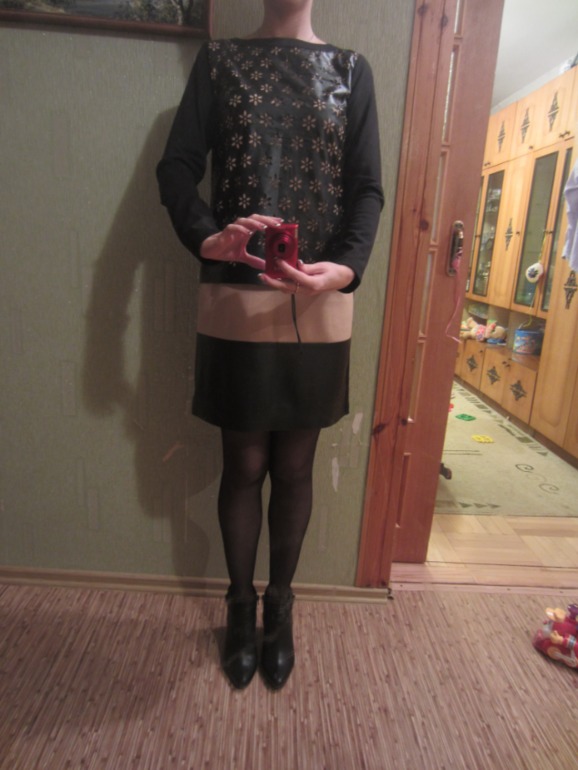 С какой  обувью носить платье?