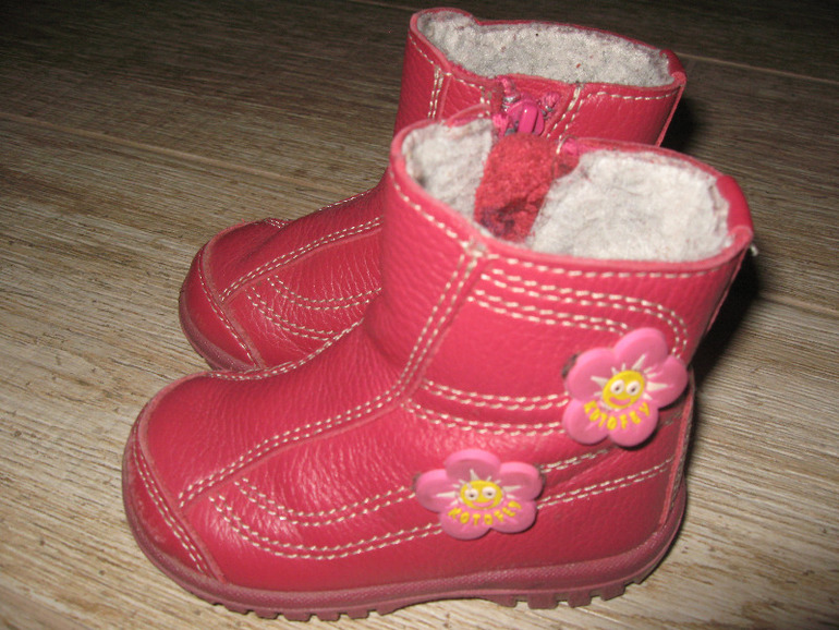 Продам много обуви разной, недорого. Старые Химки.