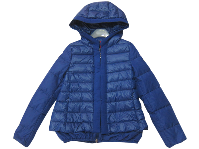 Куртка Moncler р.4 подойдет на 44-46, новая