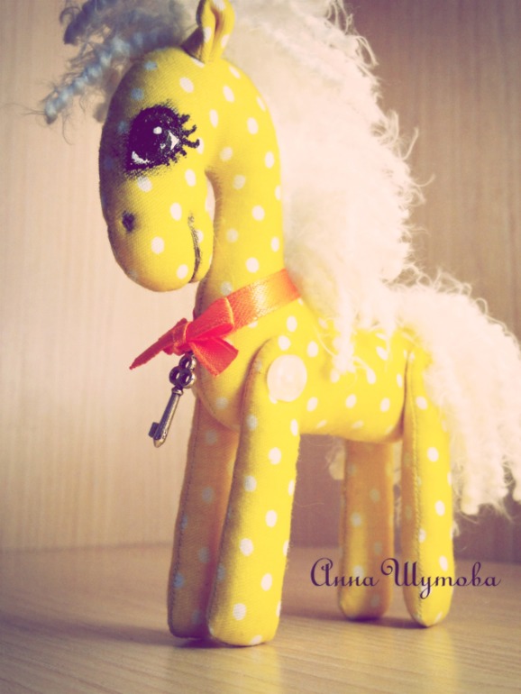 Белогривые лошадки)))