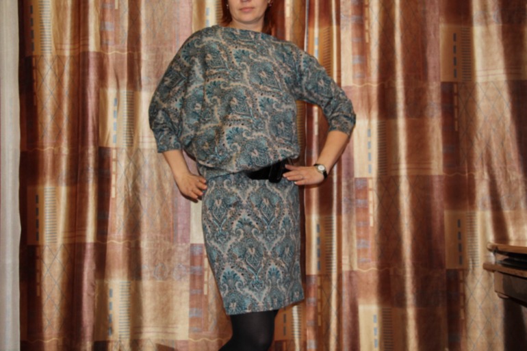 платье перекошенного кроя...