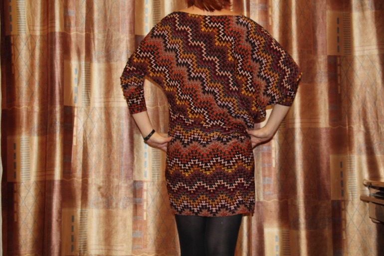 платье перекошенного кроя...