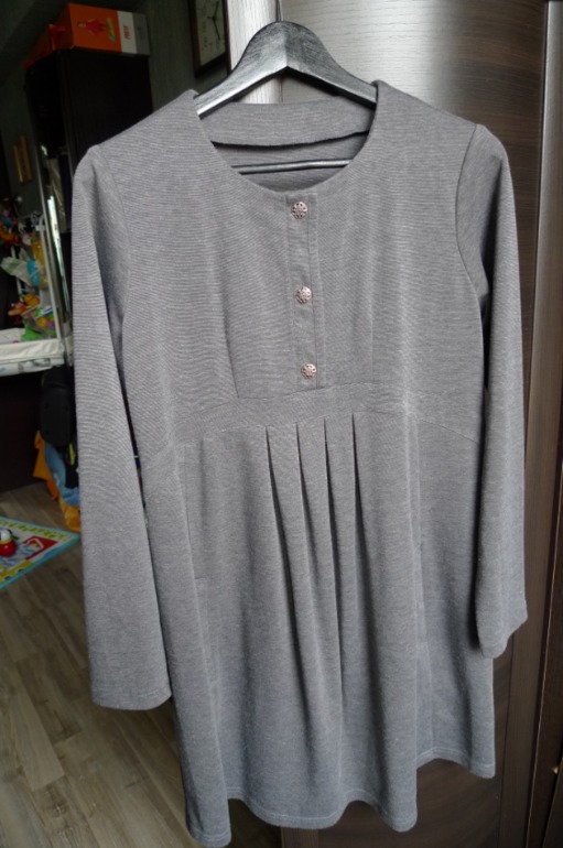 Платье для беременных и кормящих мам зеленое и серое