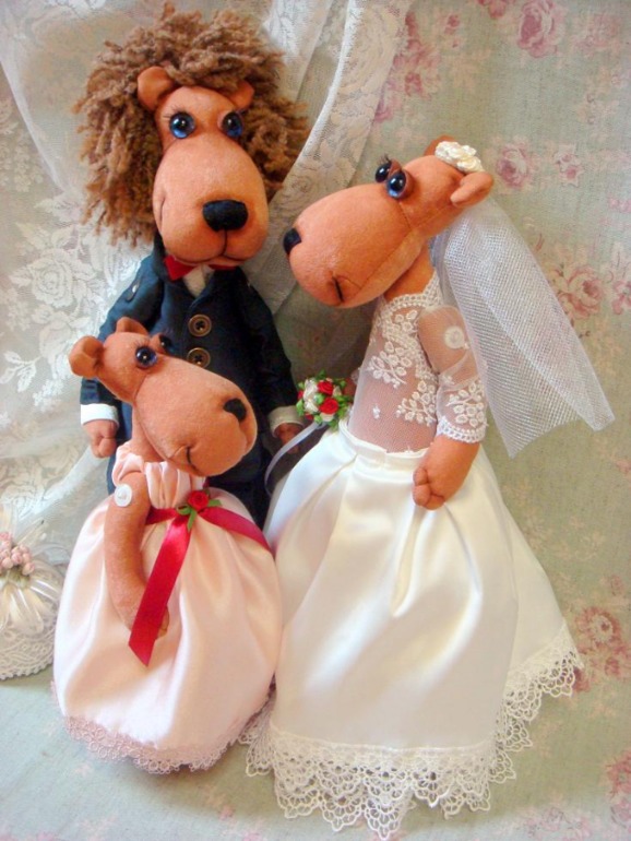 Львиная семья. А эта свадьба, свадьба...