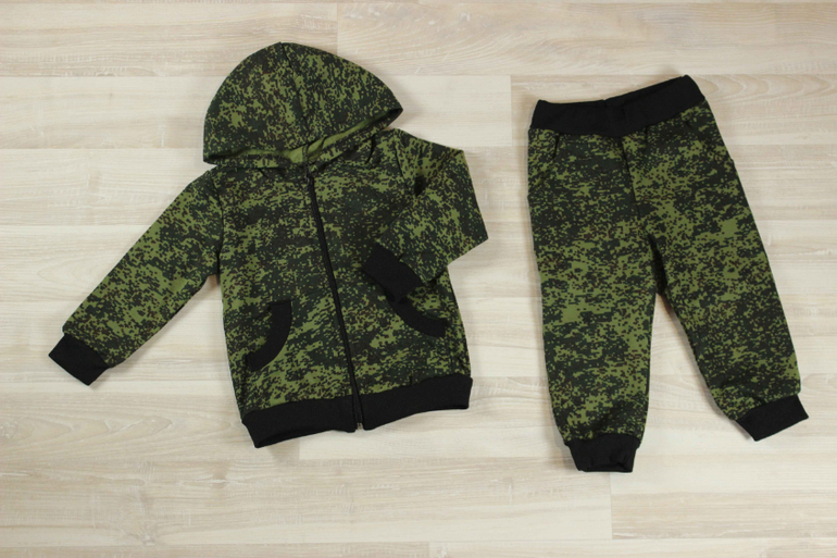 Комплект толстовка на молнии и брюки с карманами камуфляж футер