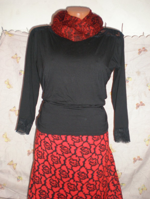 Комплект "Розы" .Юбка и два снуда.