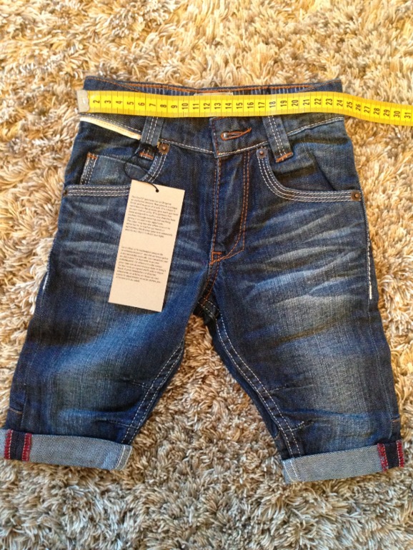 Свитерок ICEBERG р. 4 года, джинсовые бриджи LEVIS р. 3 года. РЕГИОН