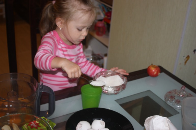 ФМ - Готовим вместе с детьми (шарлотку).