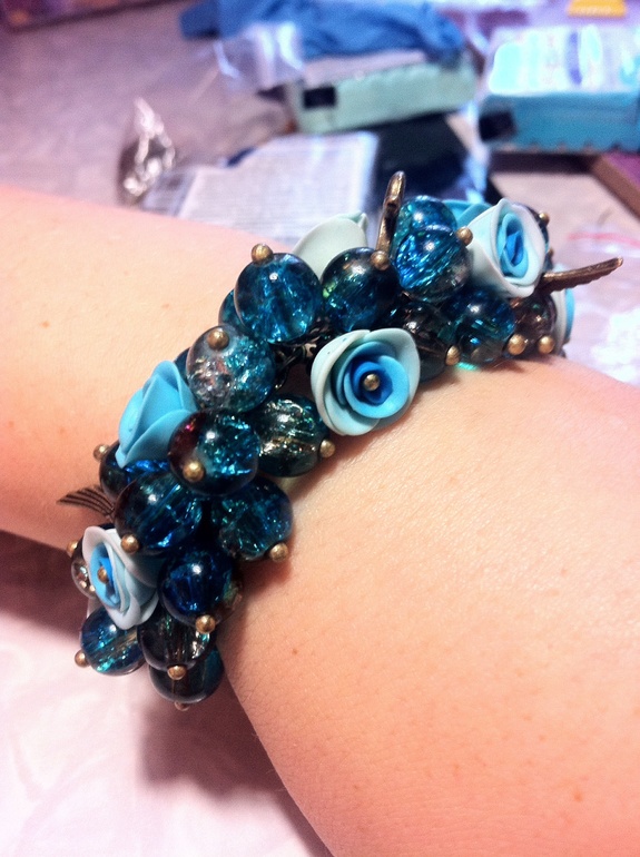 Браслет с розочками