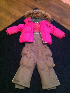 Продам демисезонные куртки и зимний комплект NELS (пух) для дев 81-86