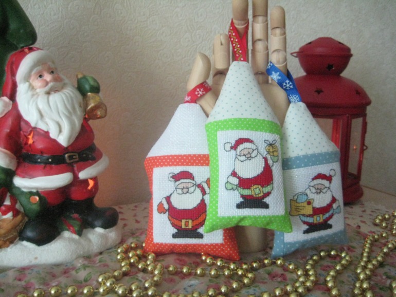 Елочные игрушки ищут дом